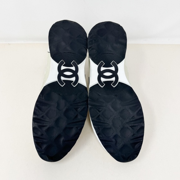 Chanel 2025 Interlocking CC Logo Sneakers - Picture 5 of 8